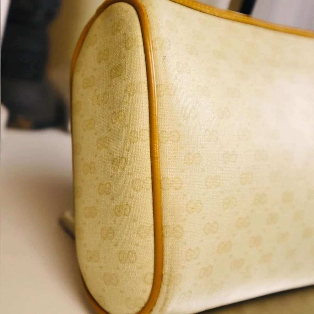 “Host Pick” GUCCI 1970’s Vintage Pouch - Micro GG Canvas Print in Beige